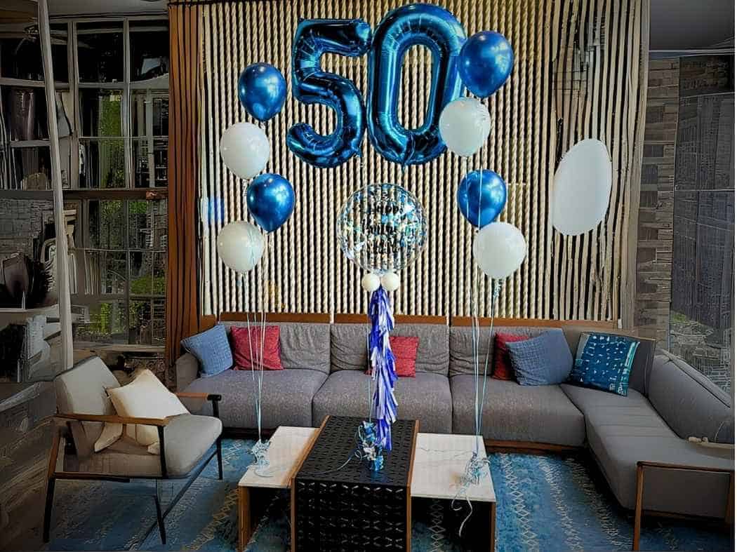 Burbuja personalizada con números grandes y un bouquet